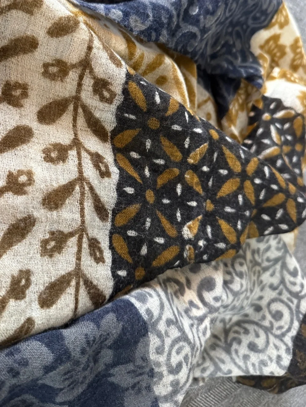 ECHO DESIGN, BEAUTIFUL PATCHWORK WOOL SCARF